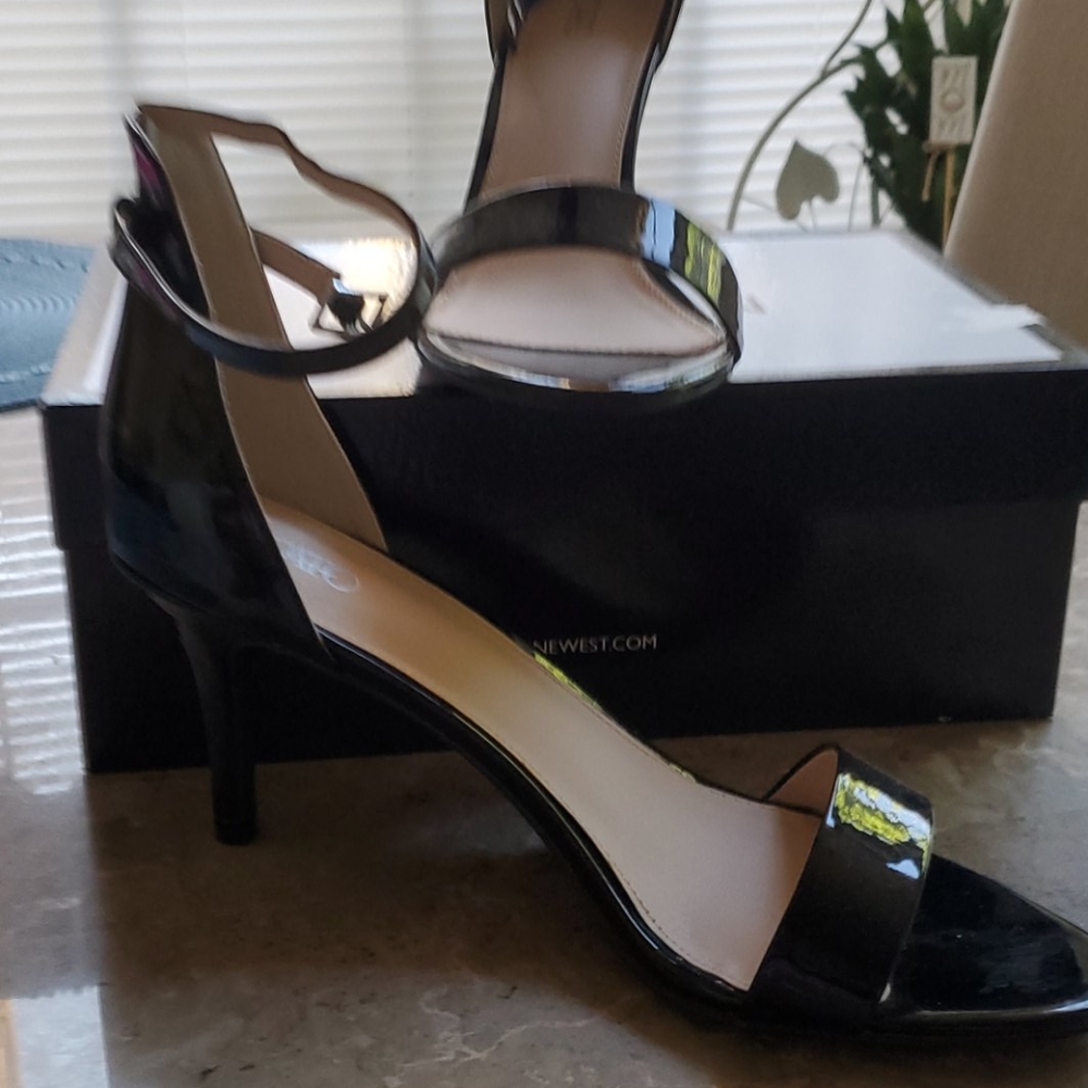 Shoe